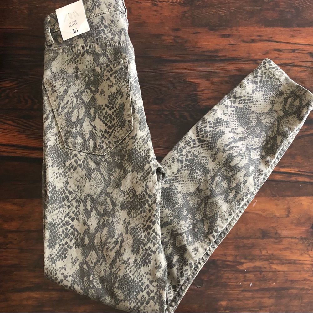 Zara High Rise Skinny Jeans Snakeskin Pattern Size 4